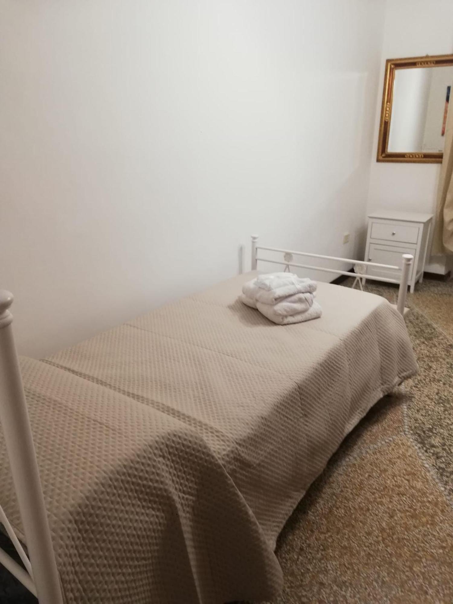La Casa Di Anna Apartment Taranto Exterior photo